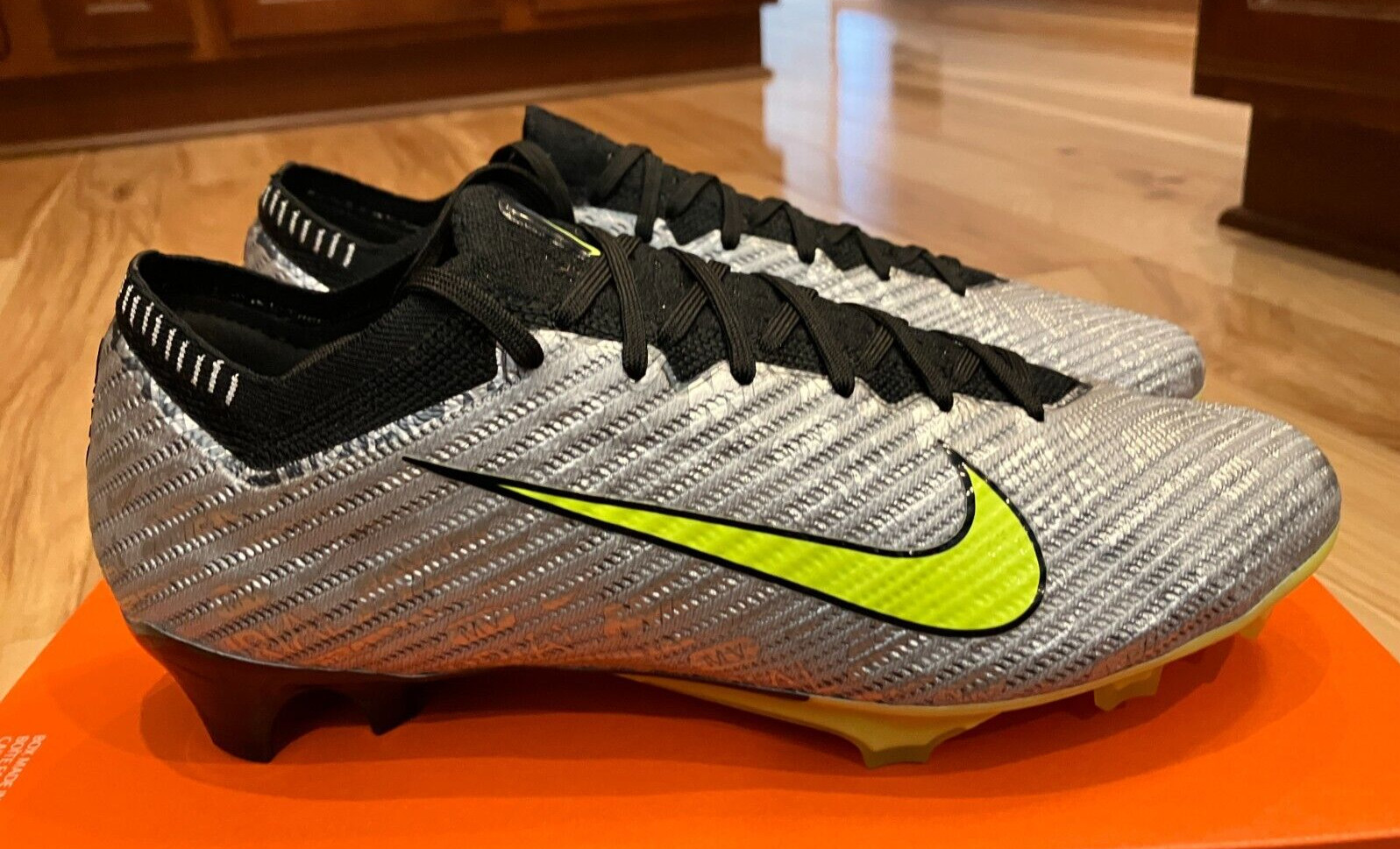 Nike Zoom Vapor 15 Elite XXV FG P Metallic Silver Volt Black FJ2967 060 Size 7