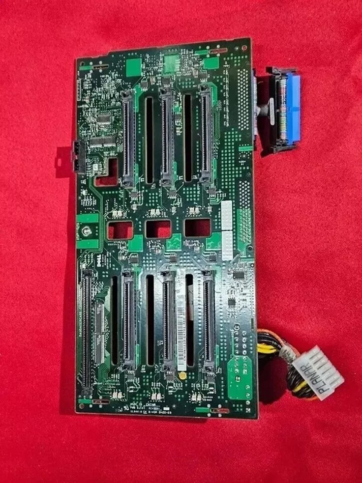 Dell PowerEdge 2600 Backplane PWB 8J161 Rev A04 UL94V-0 GX  With Original Cables