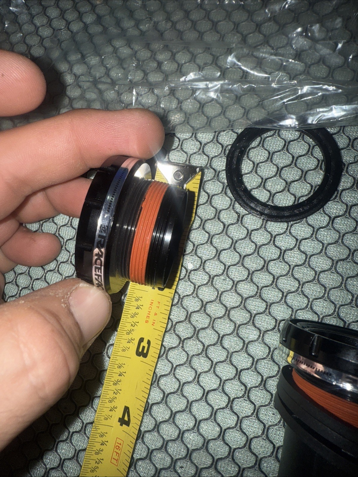 RaceFace 30mm CINCH Bottom Bracket BB BSA 100mm Shell Spindle External Seal