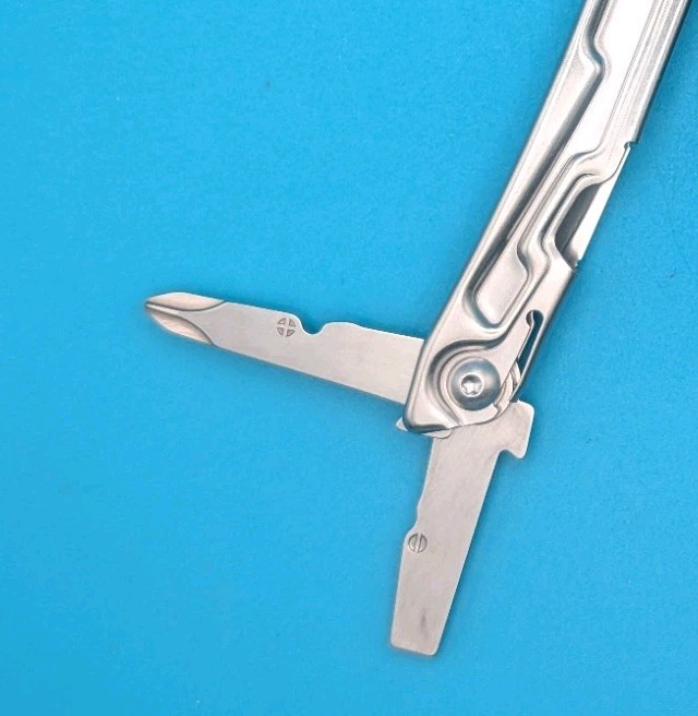 Leatherman Rev 3.8" Multi-Tool, Stainless!