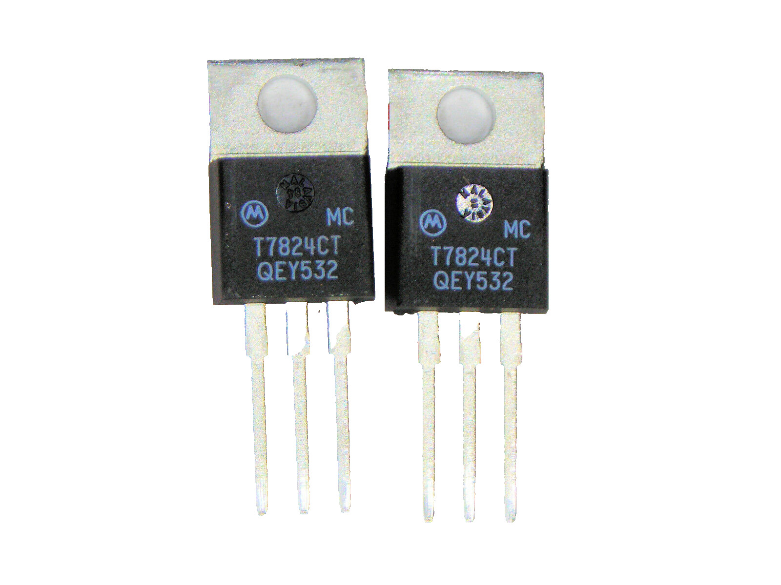 MCT7824CT  Motorola 24V Positive Voltage Regualtor TO-220   2 pcs