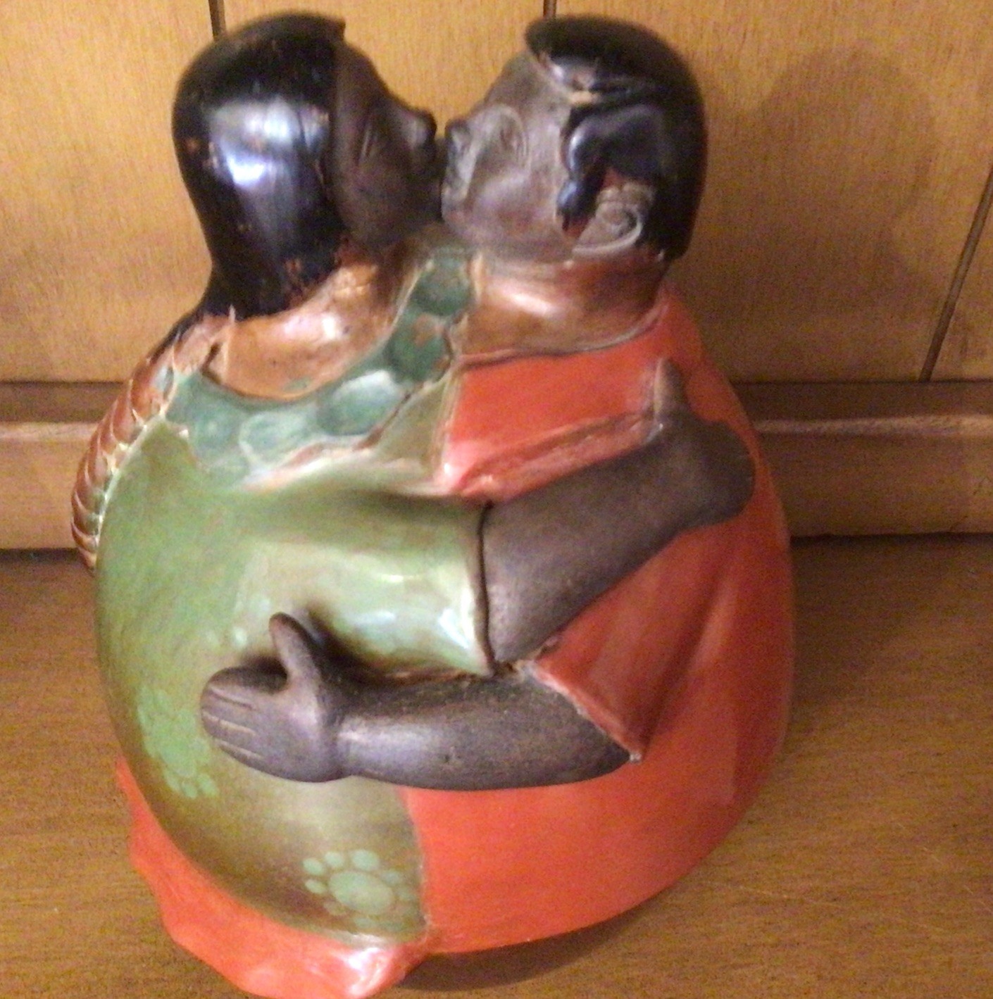 Chulucanas Vintage Peruvian Folk Art Pottery Artist Signed Kissing Couple