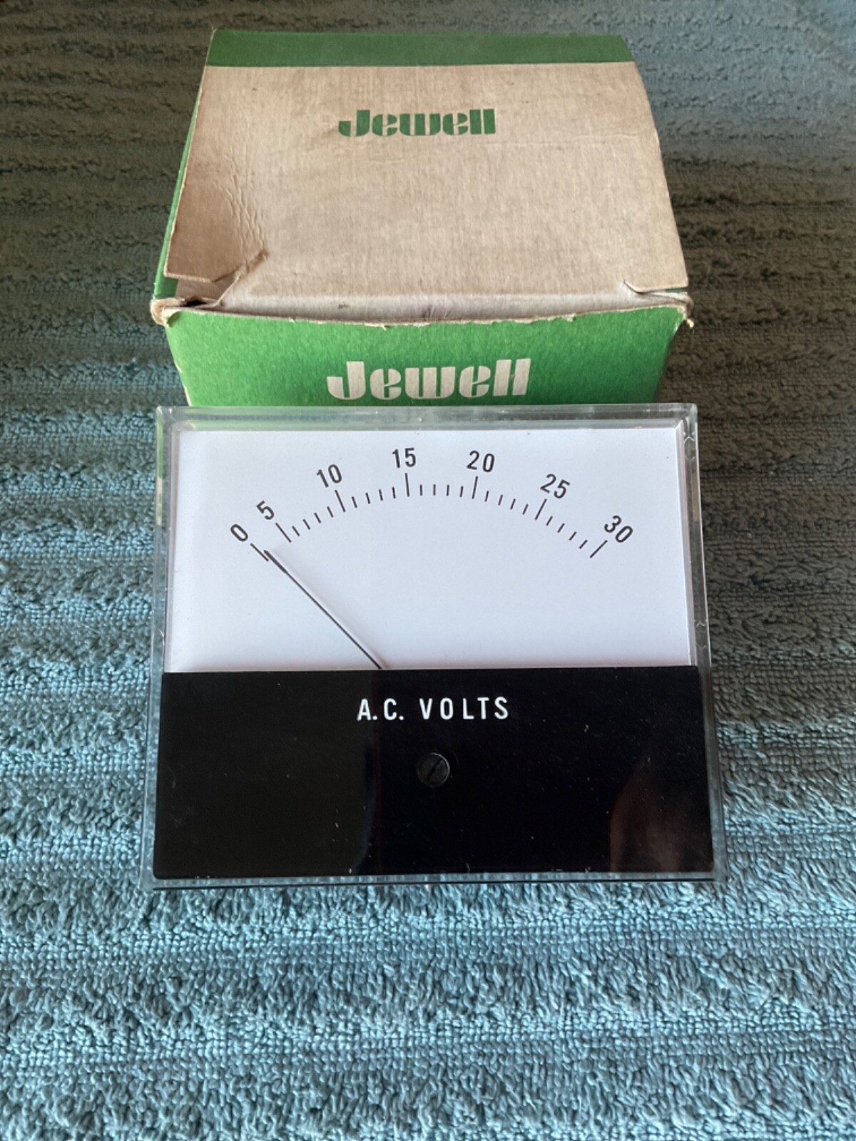Jewell AC Voltmeter 0-30 volt range with 4" x 3 1/2" display