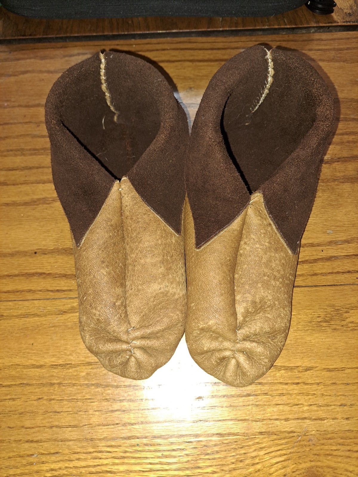 pucker toe center seam woodland style moccasins-revolutionary war-fur trade