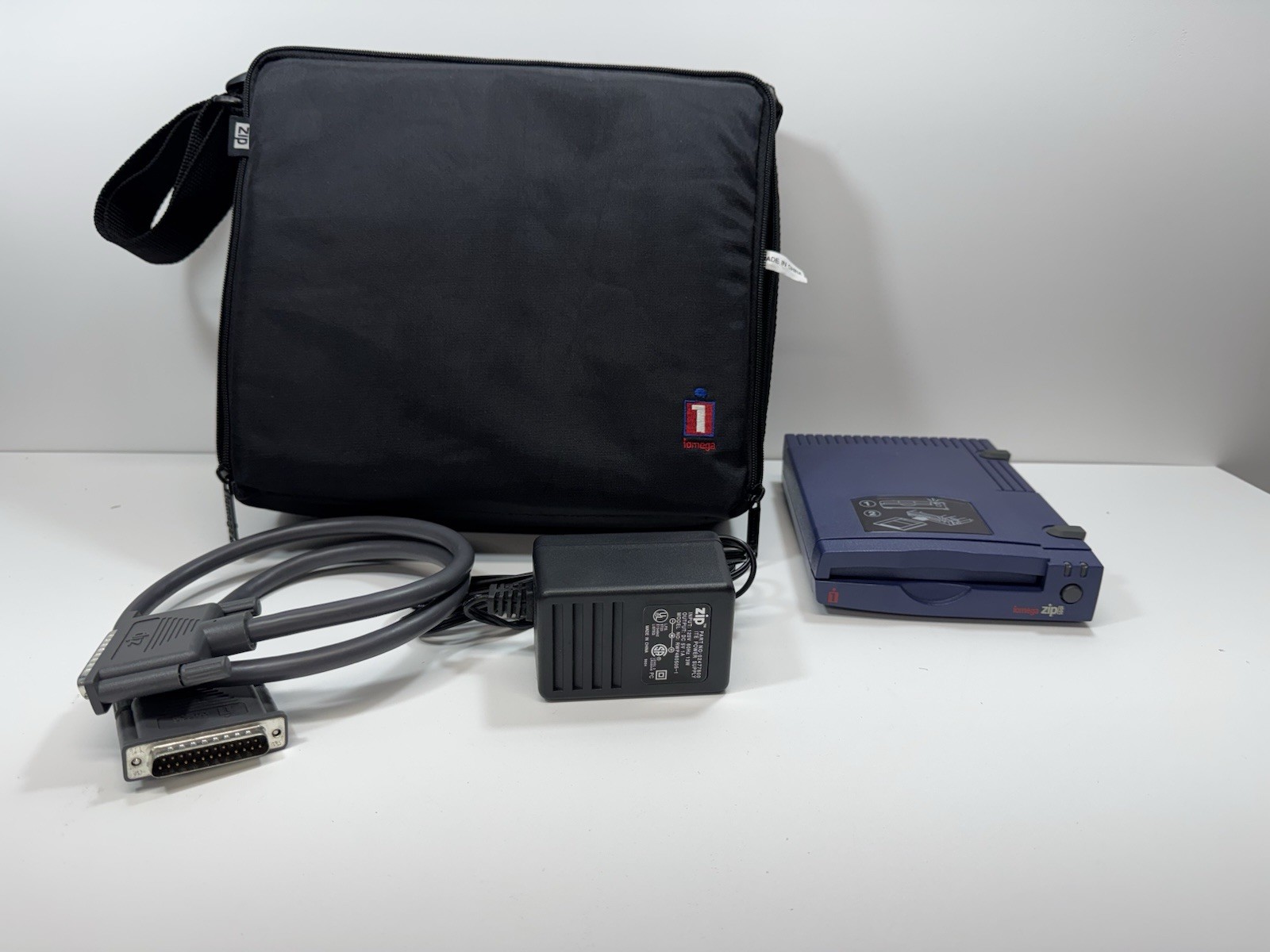 Iomega 100mb External PC Zip Drive Blue With Cables And Case