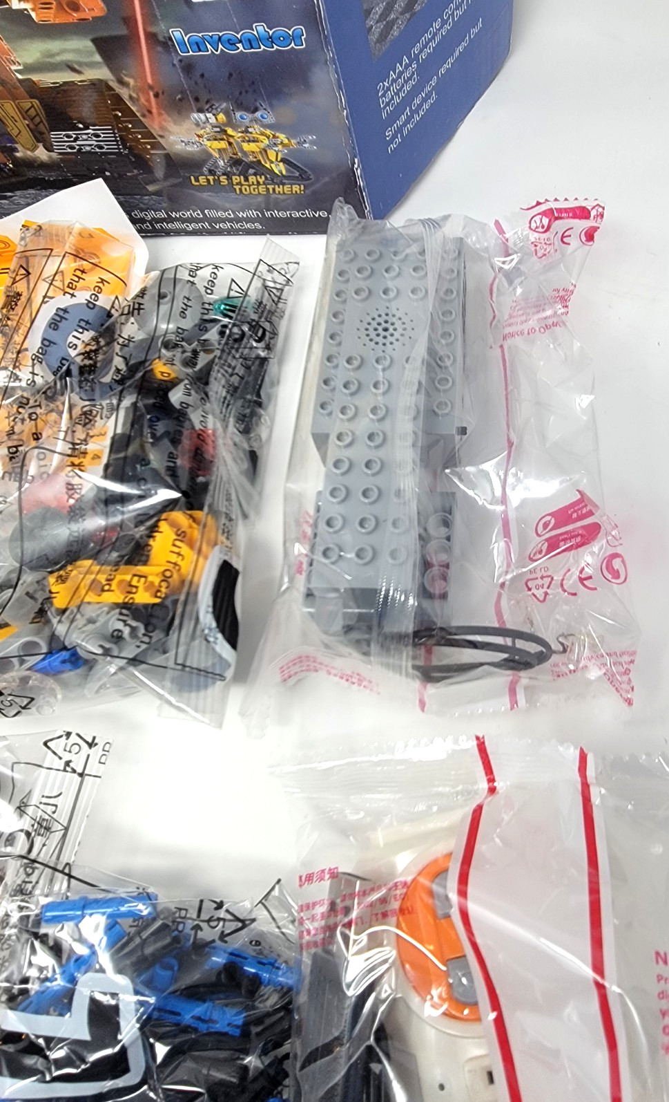 Wallbot Remote Controlled Robot Building Kit STEM 468 Pieces