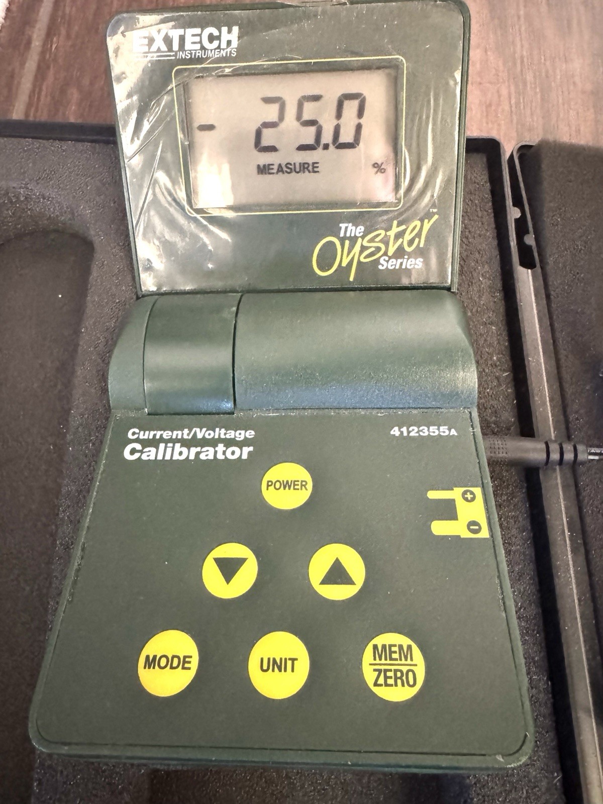 Extech oyster series 412355A Current/Voltage Calibrator Excellent