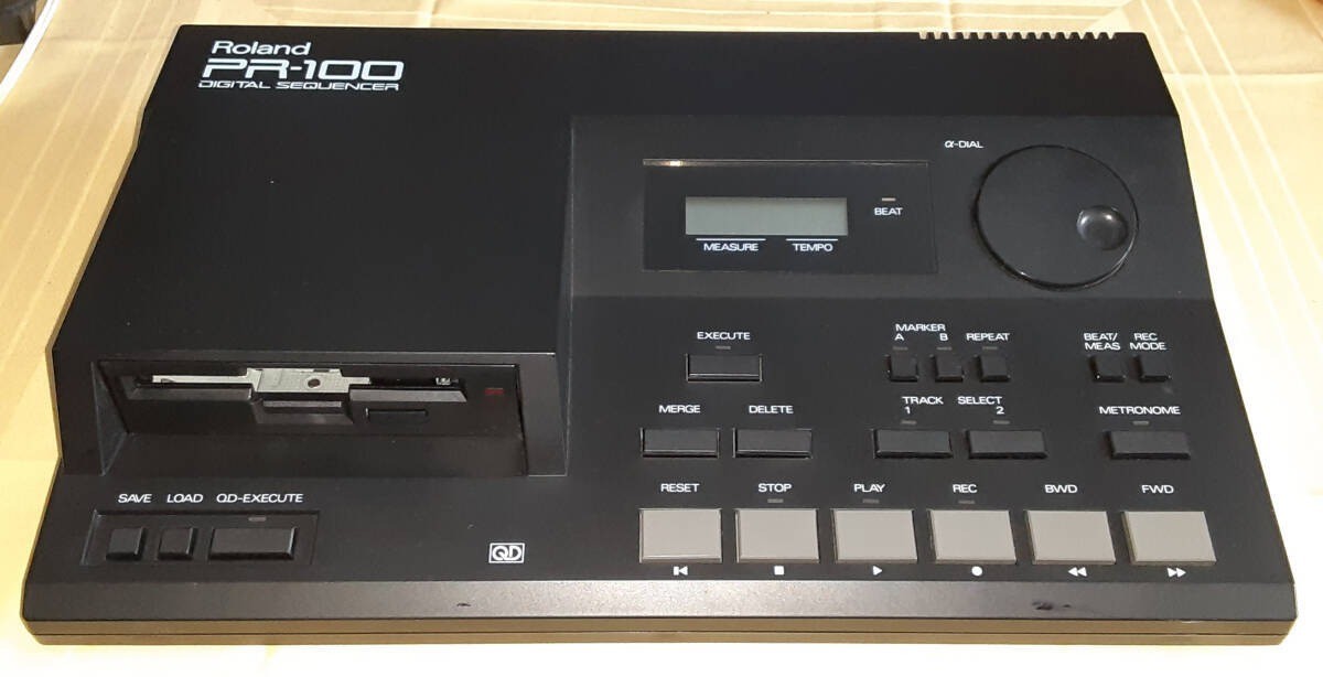 ROLAND PR-100 DIGITAL MIDI SEQUENCER