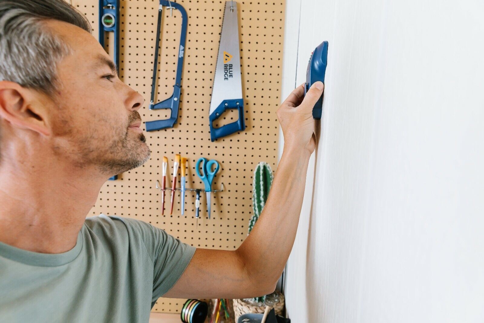 Blue Ridge LED Stud Finder w/ Belt Hook (BR9232U)