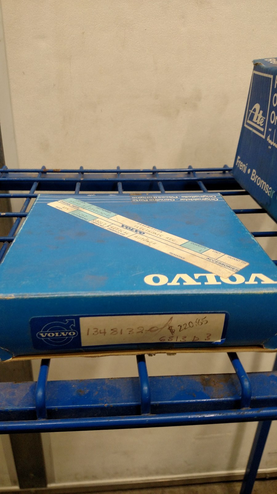 VOLVO ELECTRONIC REGULATOR 1348132