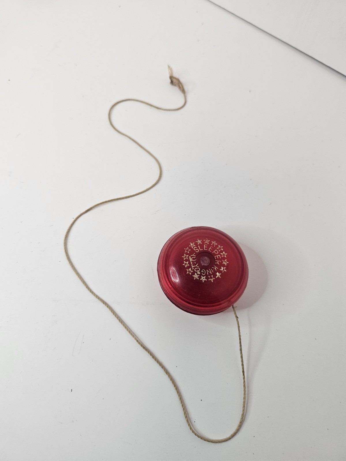 Vintage Sleeper King Yo-yo Red Shirt String