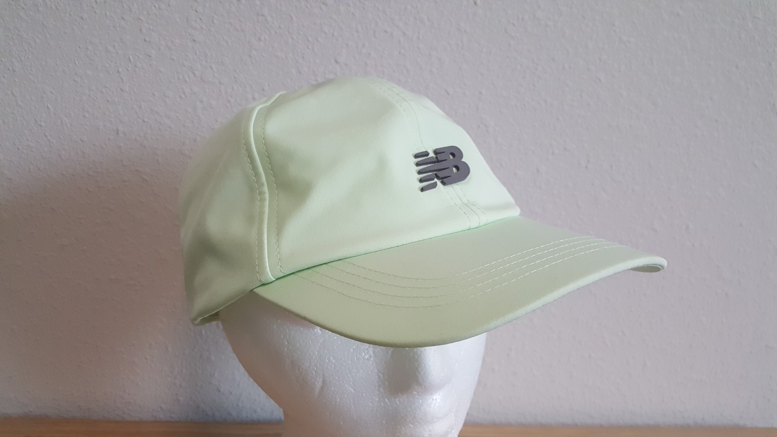 New Balance performance Hat cap in Neon green