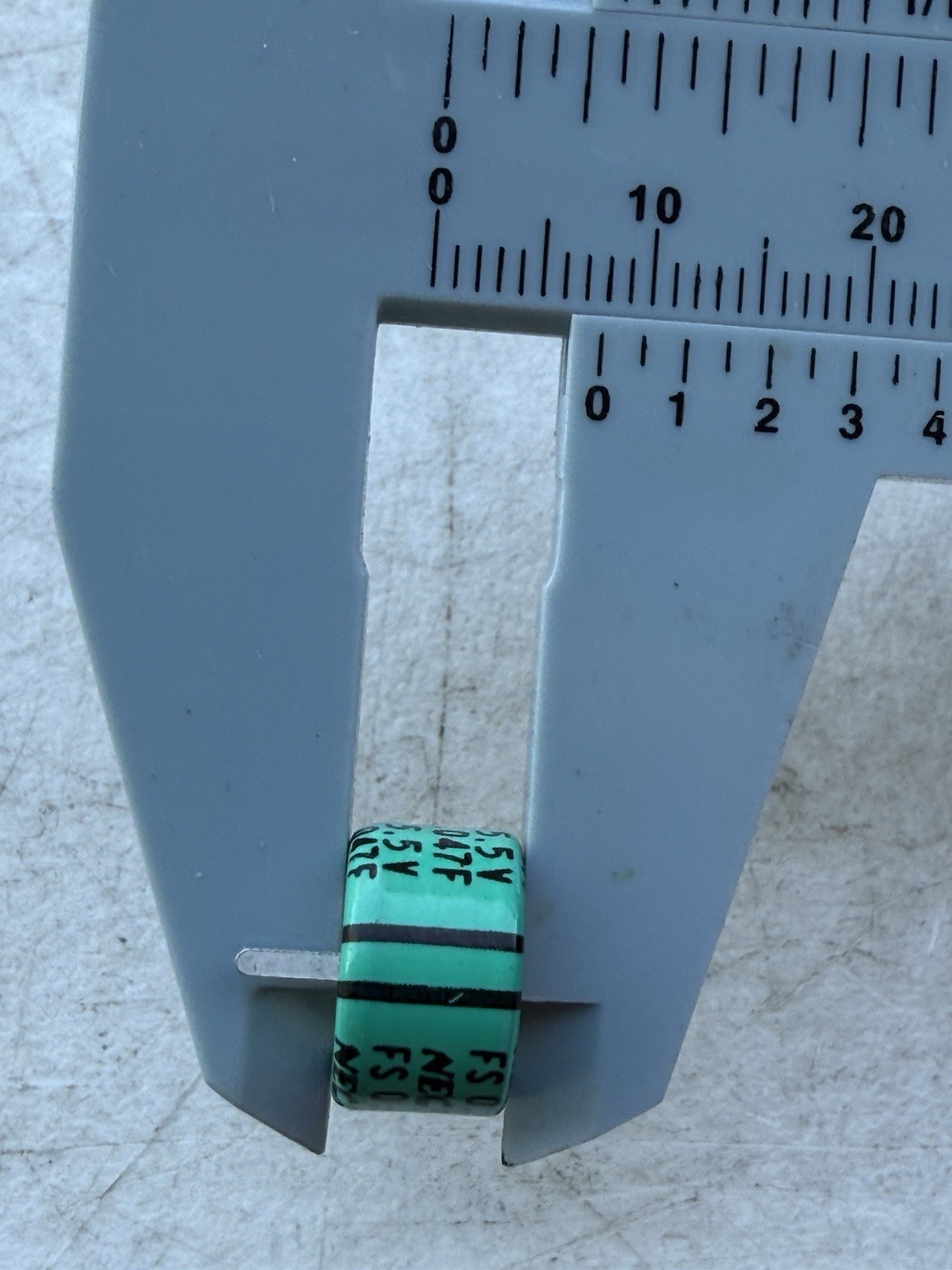 LOT OF 4 FS0H473ZF NEC CAPACITOR 0.047F 5.5V ALUMINUM ELECTROLYTIC RADIAL.