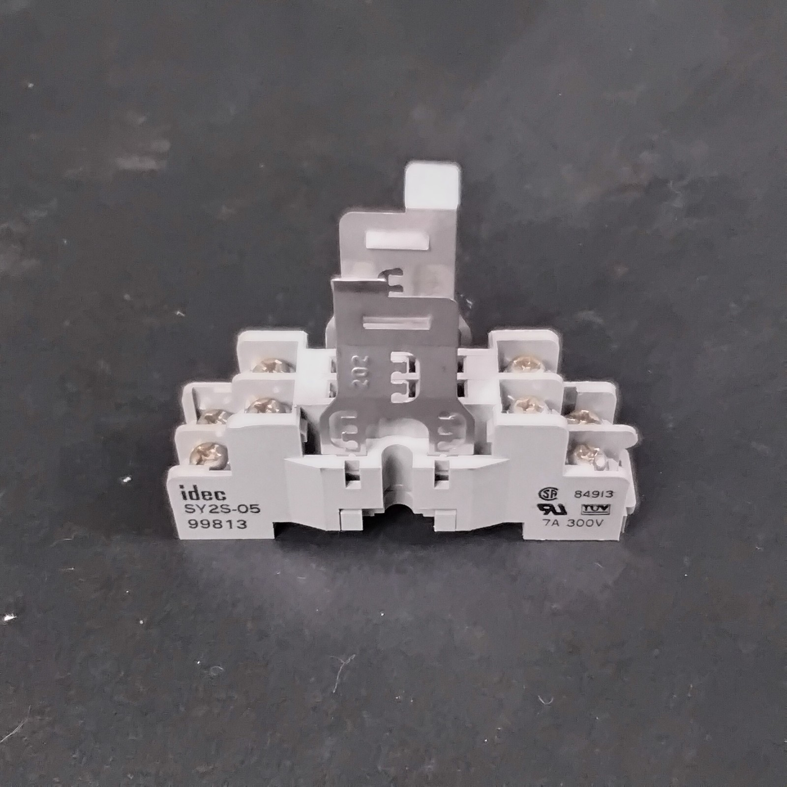 IDEC SY25-05 RELAY SOCKET BASE ($4.50 OBO)