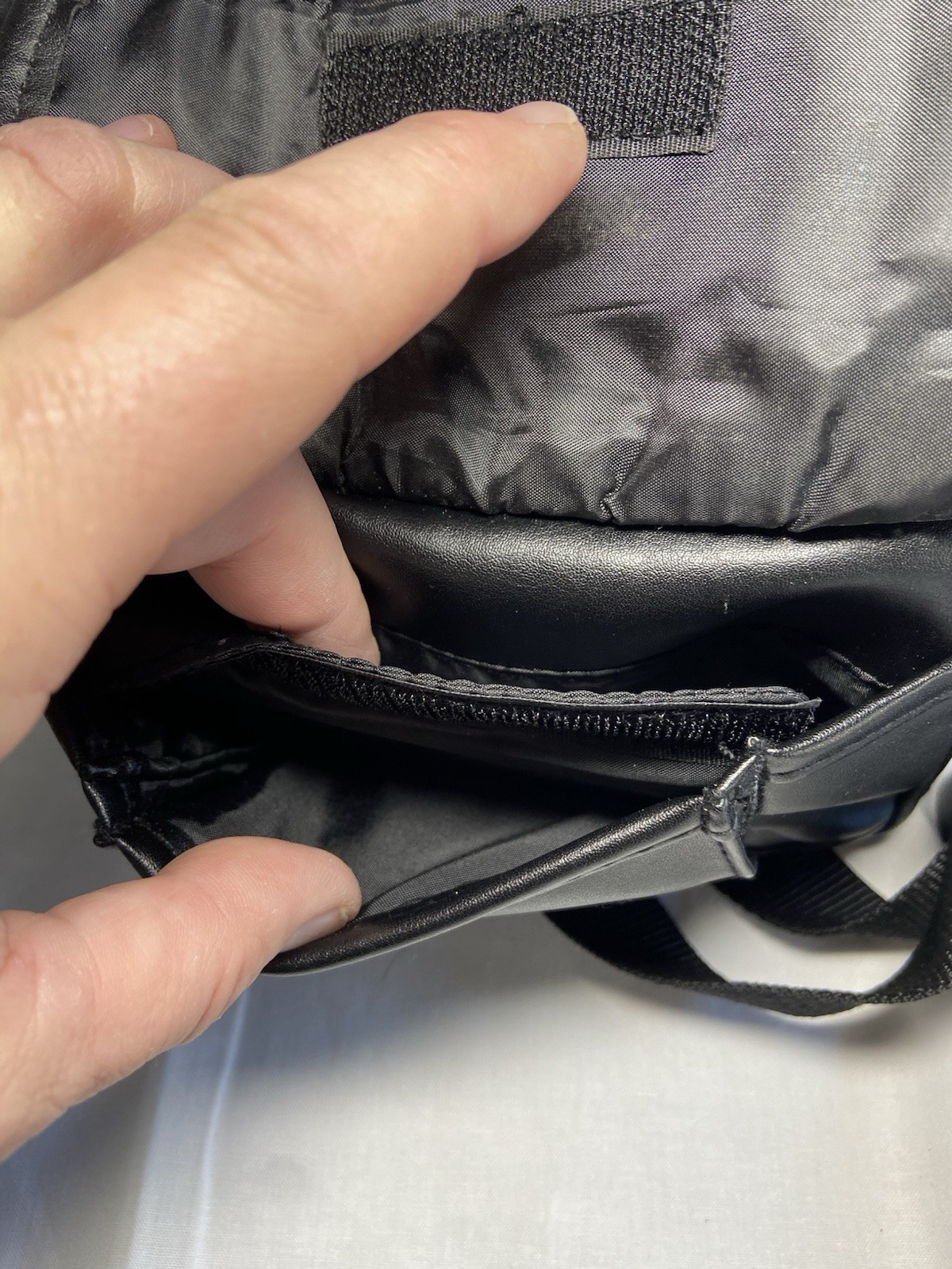 Icon C Black Synthetic Leather Camera Bag Padded Strap Compartments