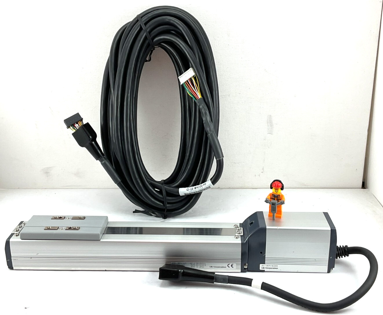 RCP4-SA5C-1-42P-3-150-P3-R10 IAI *NOS* Linear Actuator w/ C3-CA-MPA100-RB Cable
