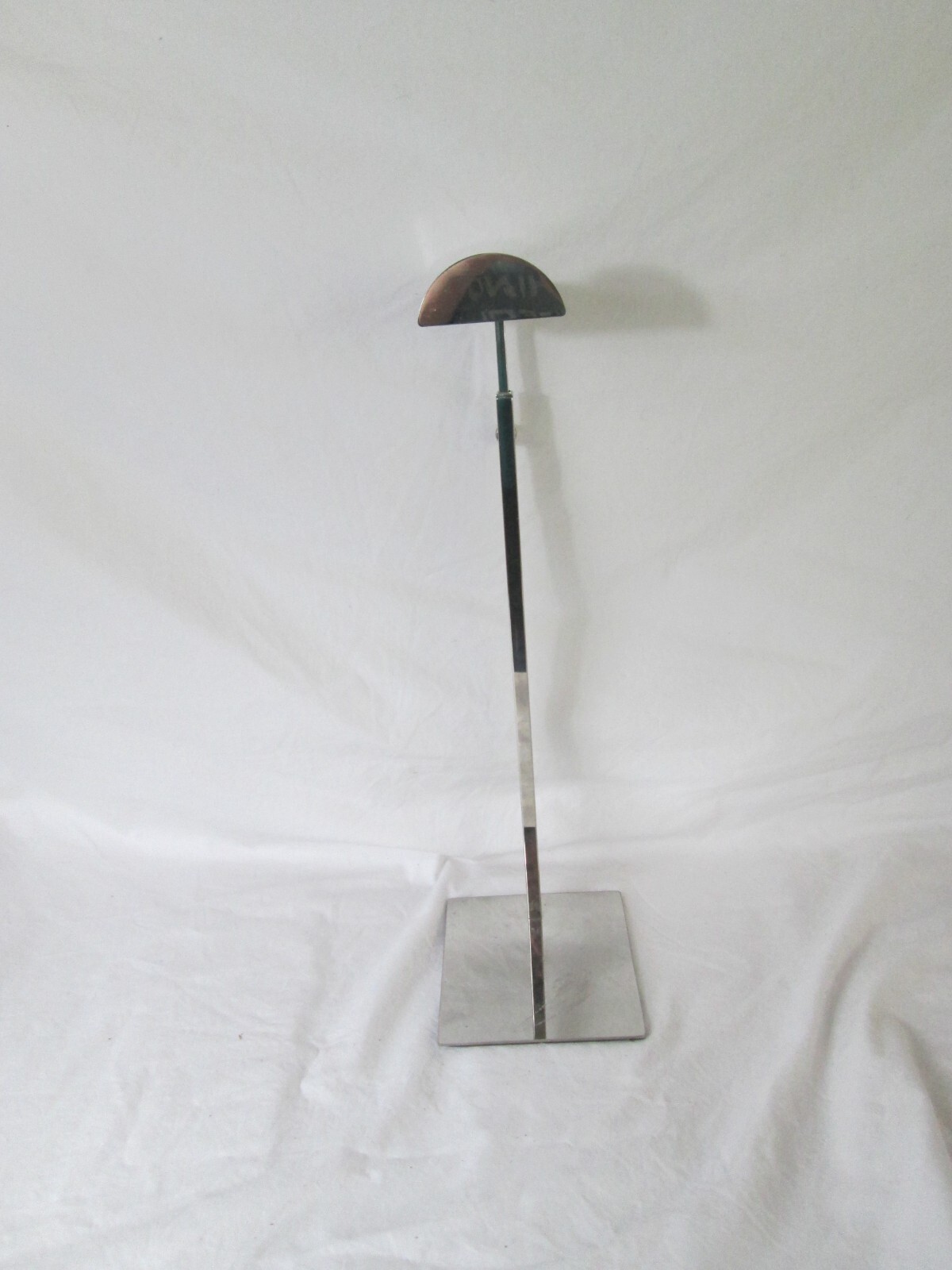 Adjustable Metal Handbag Rack Tabletop Purse Display Stand Single Silver