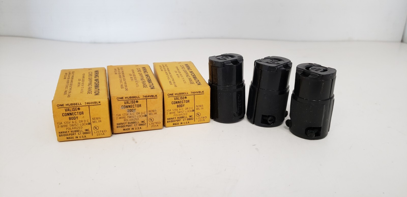 HUBBELL 7464VBLK VALISE CONNECTOR BODY, 15A 125VAC (LOT OF 3) NIB