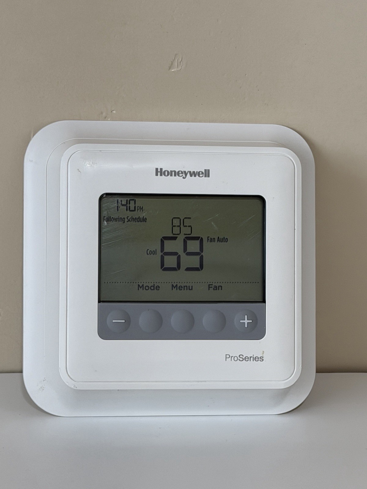 Honeywell Home TH4110U2005 Pro Series Programmable Thermostat Works