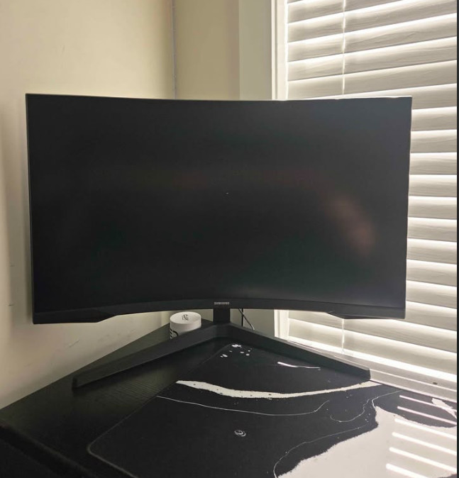 Samsung Odyssey 32" G5 QHD Curved Monitor 165Hz 1000R 1ms Black LS32CG554ENXZA