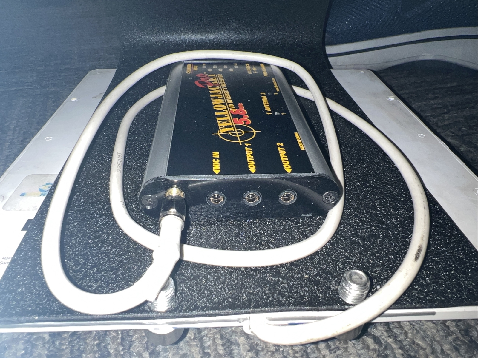 IFtron 5.8Ghz Yellow Jacket PRO diversity receiver W/antenna UNTESTED