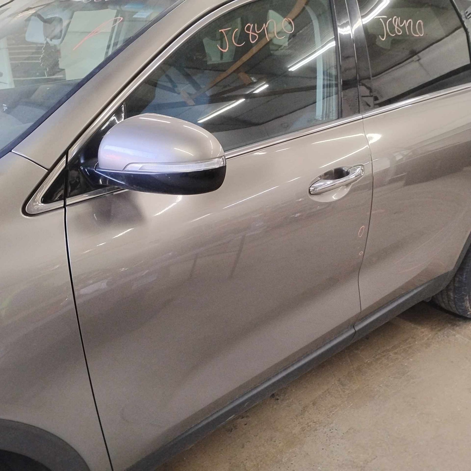 Spindle Knuckle Front KIA SORENTO Right 16 17 18
