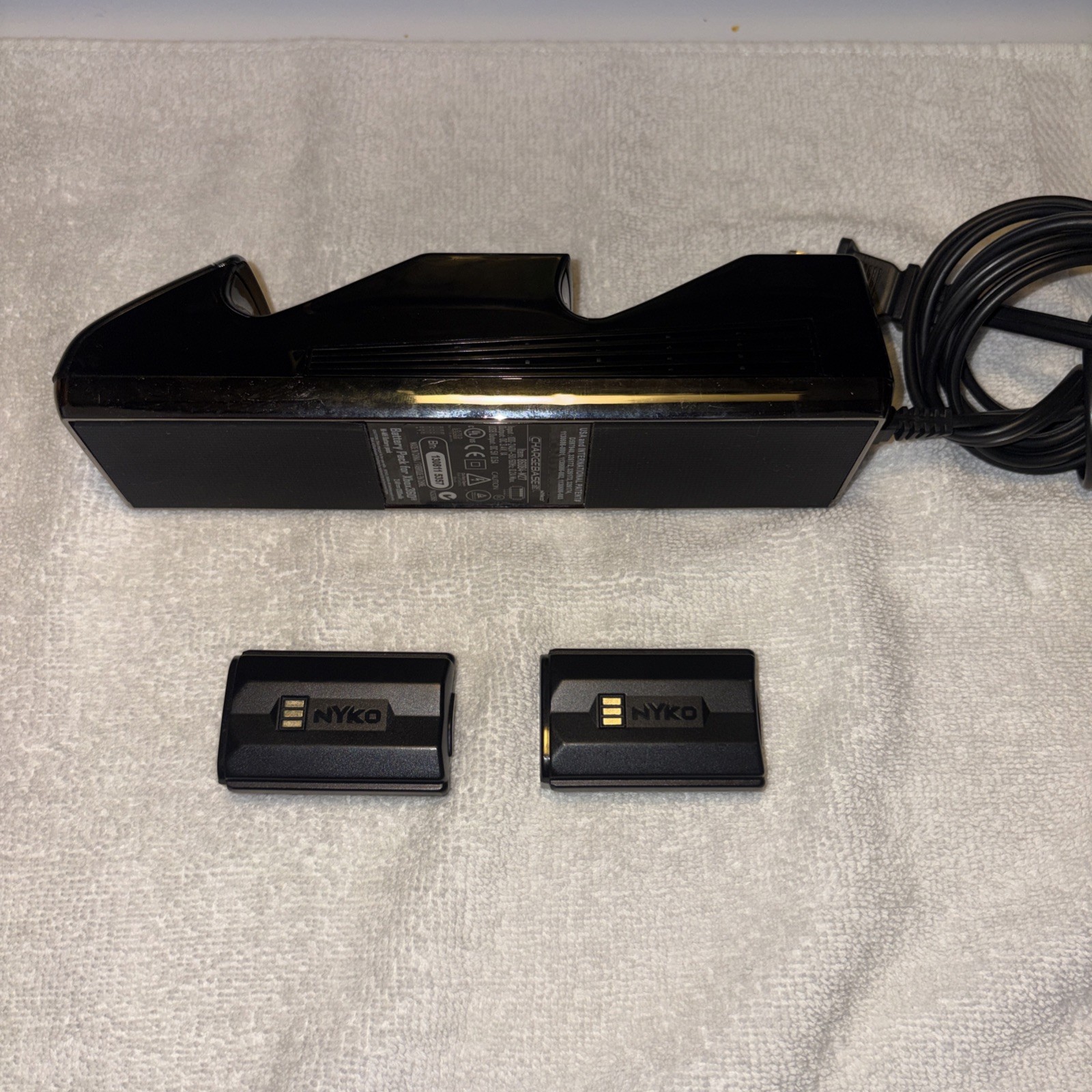 Nyko Charge Station With 2 Rechargeable Batteries