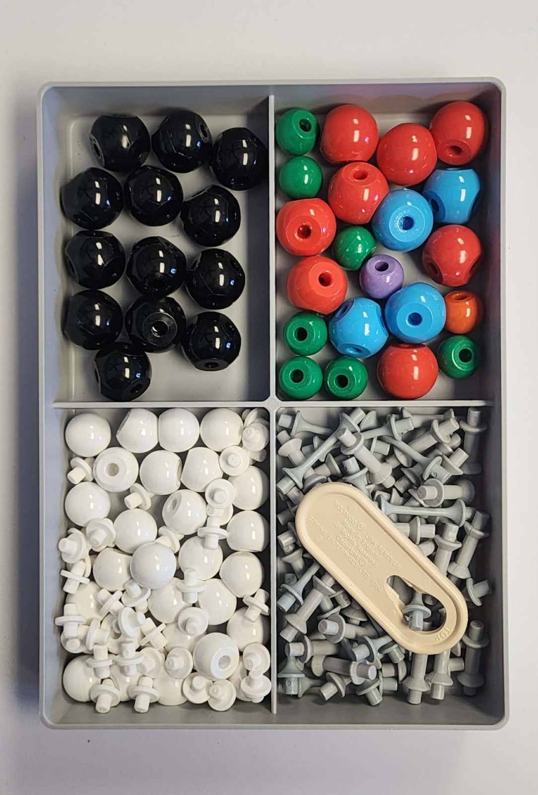 Molecular Model Set For Organic Chemistry, Prentice Hall - ISBN 0-132-01986-8