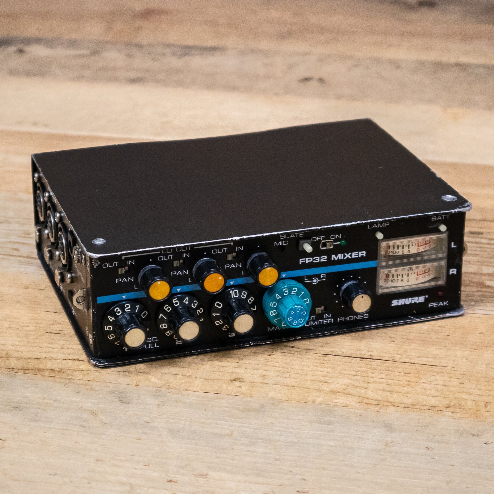 Shure FP32 (FP-32) 3-input 2-Output Portable Stereo Mixer U284671