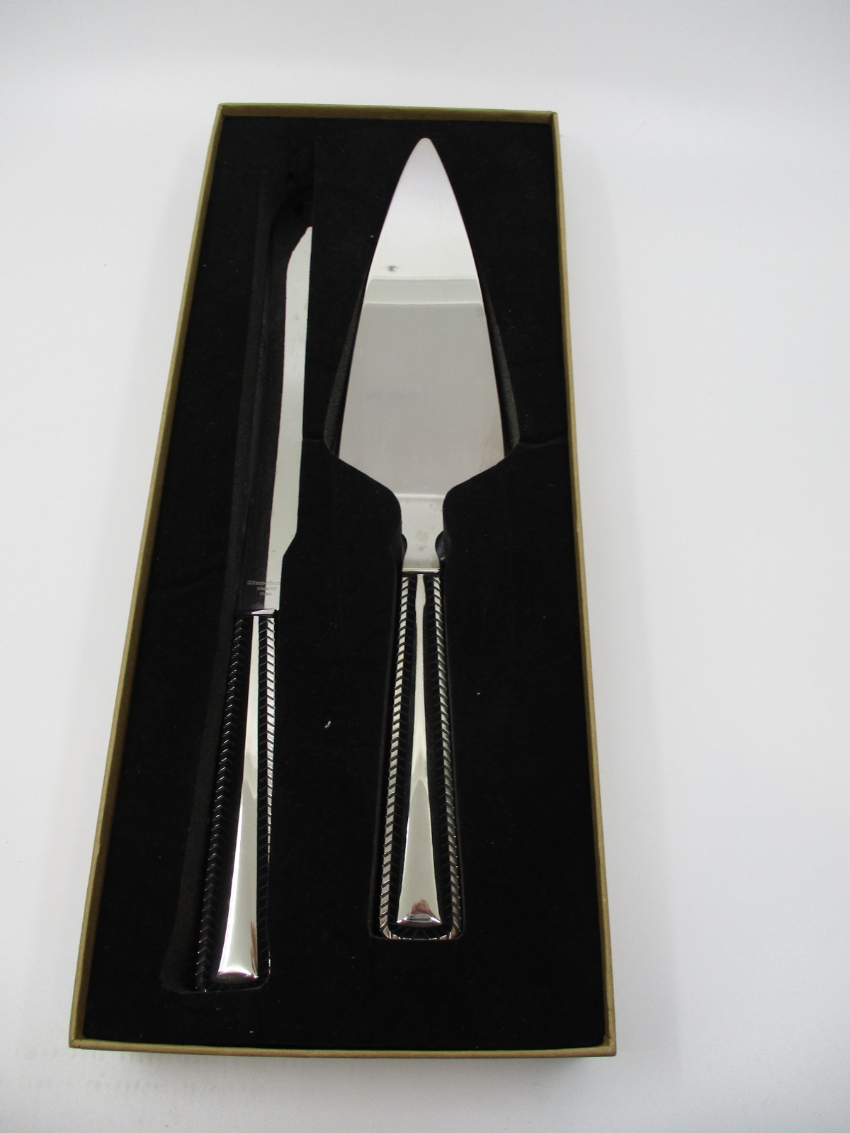 REED & BARTON STAINLESS KENLIE 2 PIECE DESSERT SET -  26B