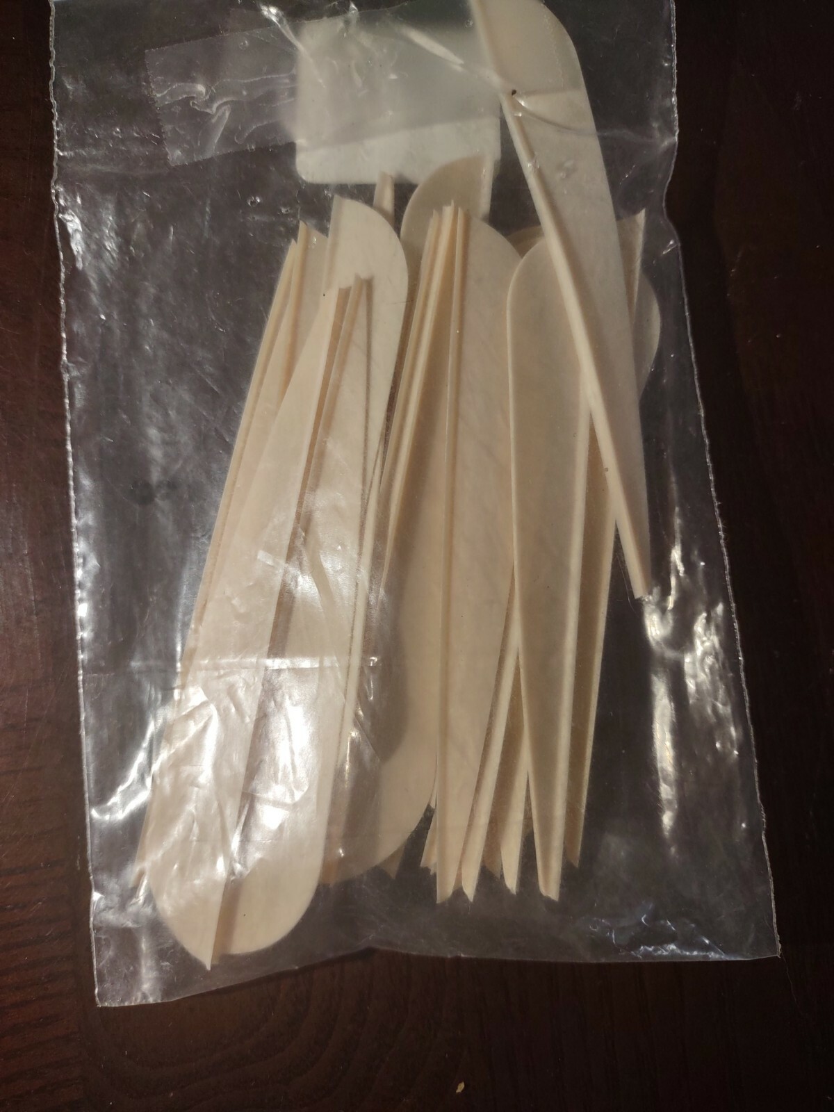 24 Beige Fletches Vanes