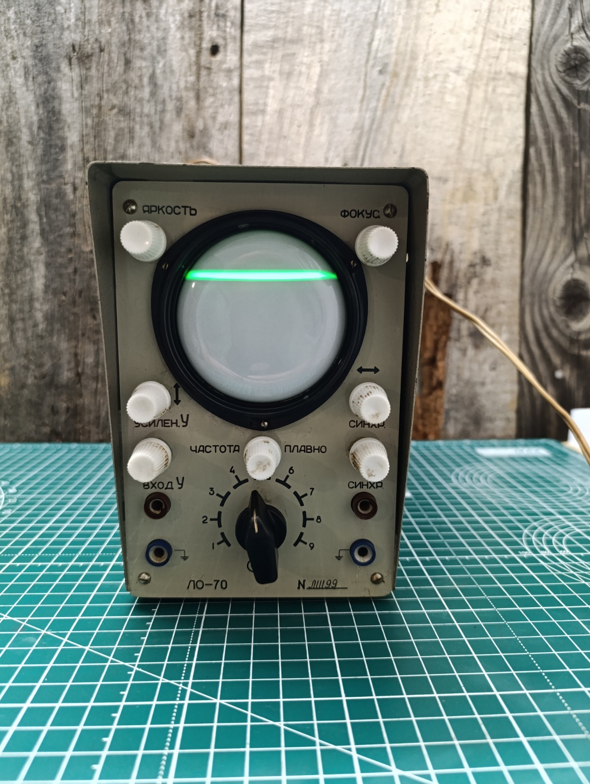 Vintage oscilloscope LO-70 WORKING