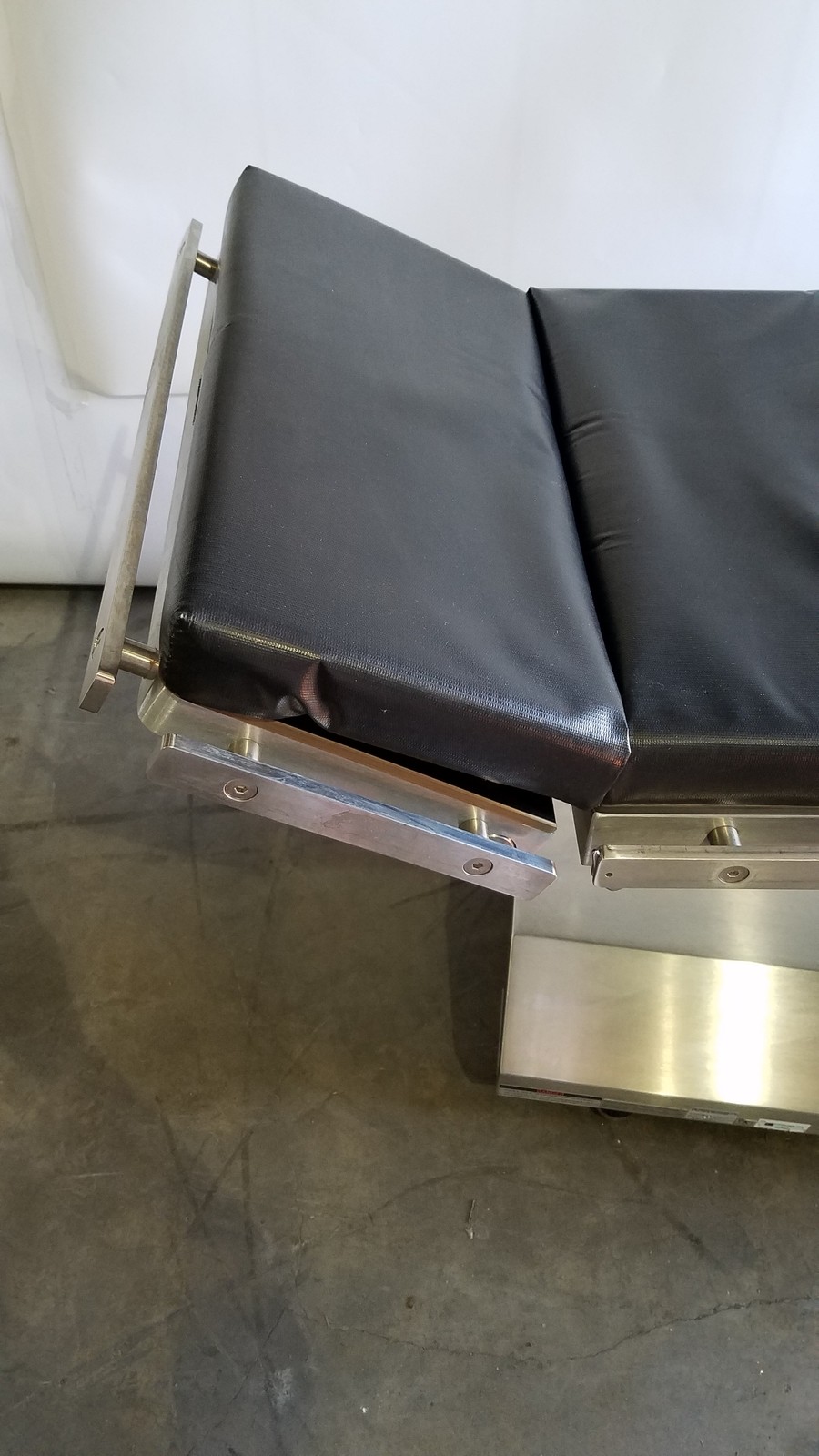 Skytron 1700 Surgical Table With Hand Control