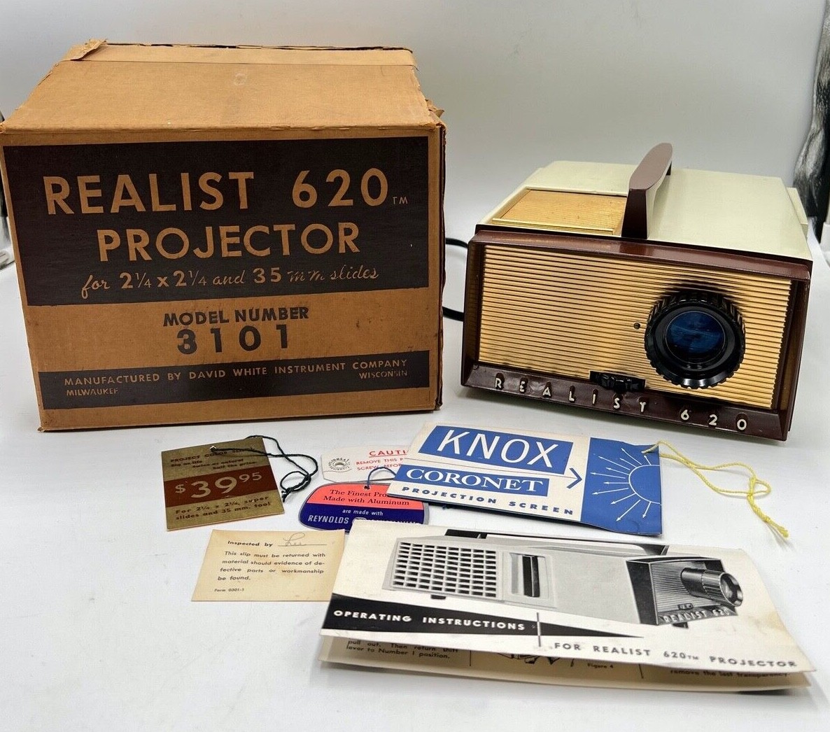 Vintage Realist 620 Slide Projector Model 3101 W/ Original Box MINT TESTED