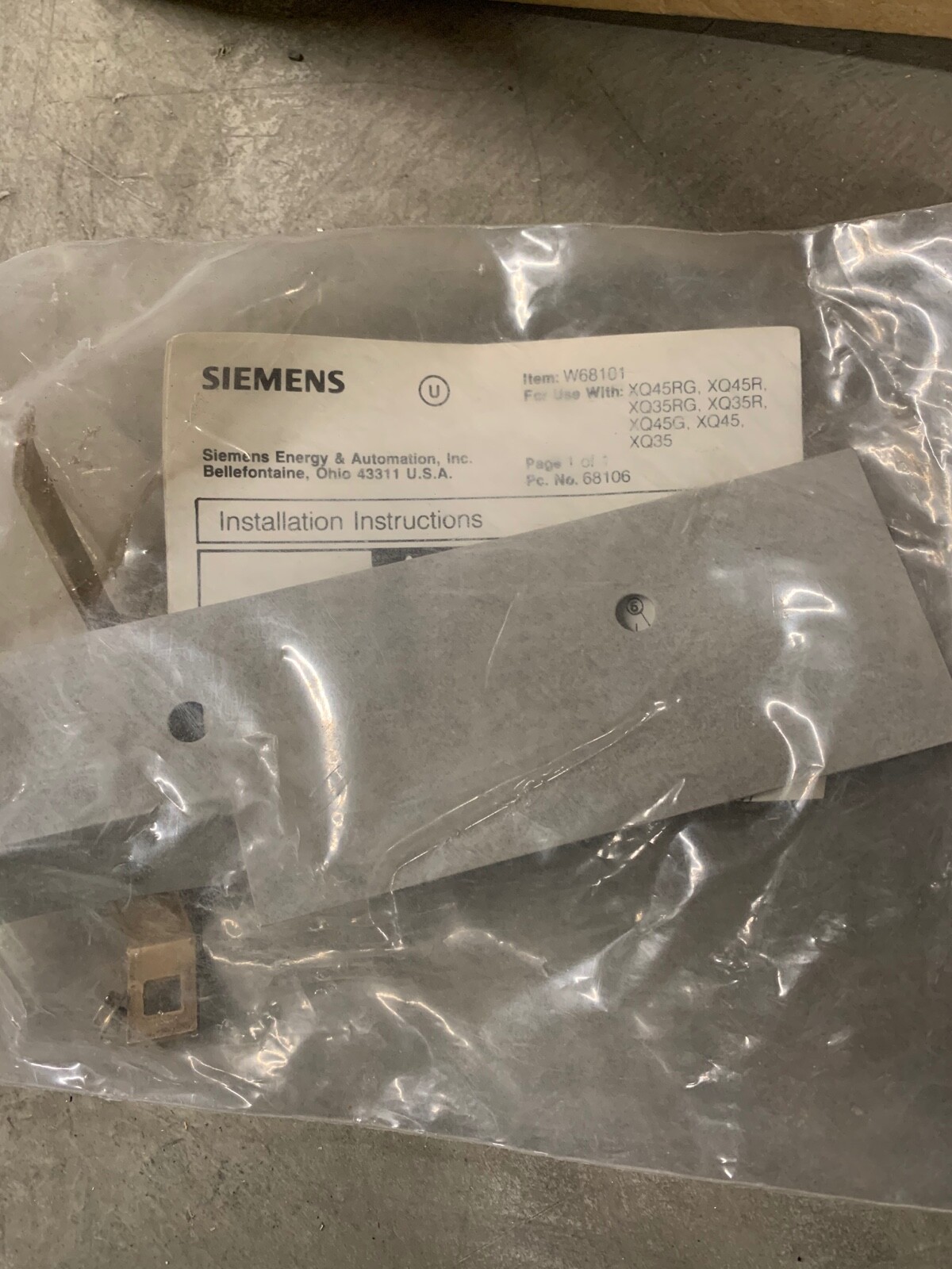 W68101 Siemens XQ Busplug Isolated Ground Stab NIB