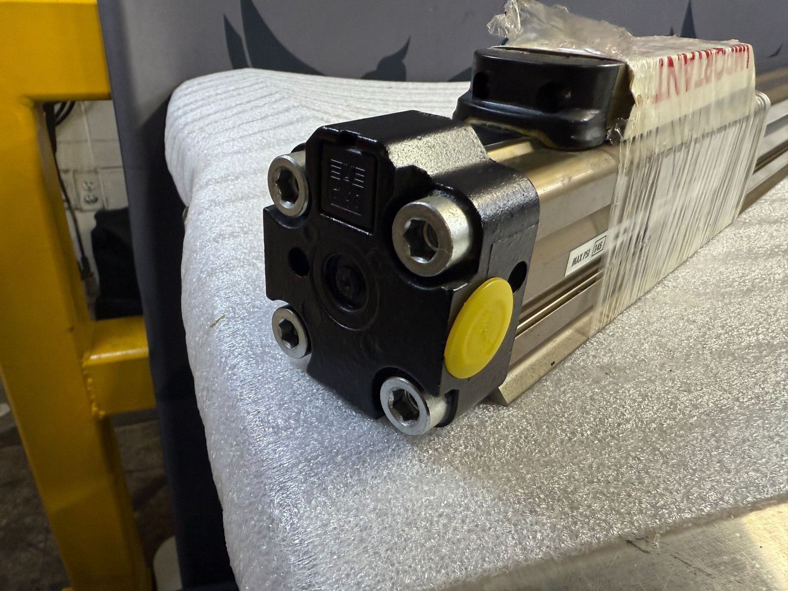 ASCO NUMATICS S1055400028AMO Rodless Pneumatic Actuator, Bore: 40mm, Stroke: ...