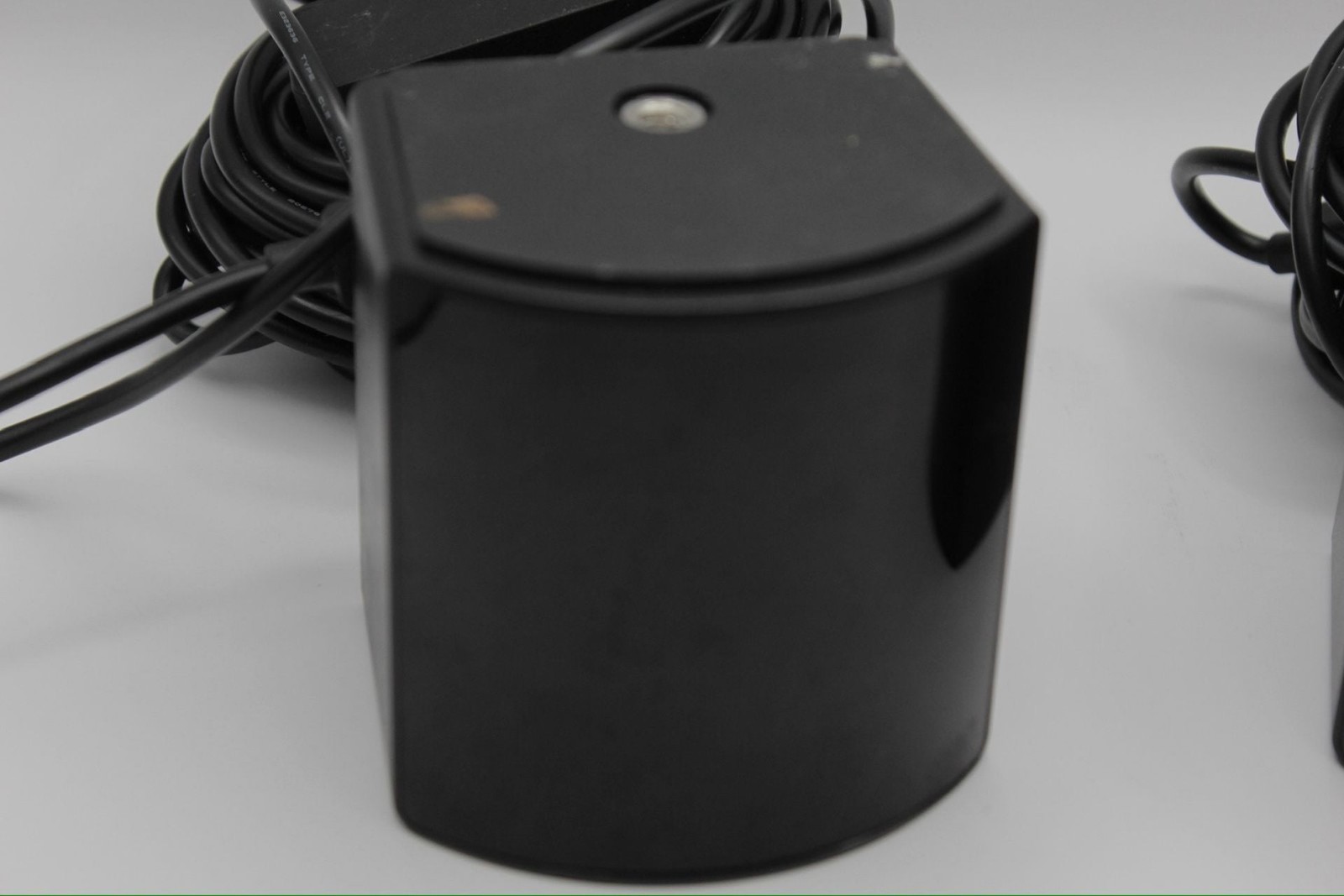 Valve SteamVR Base Station 2.0 (Model 1004) - Pair