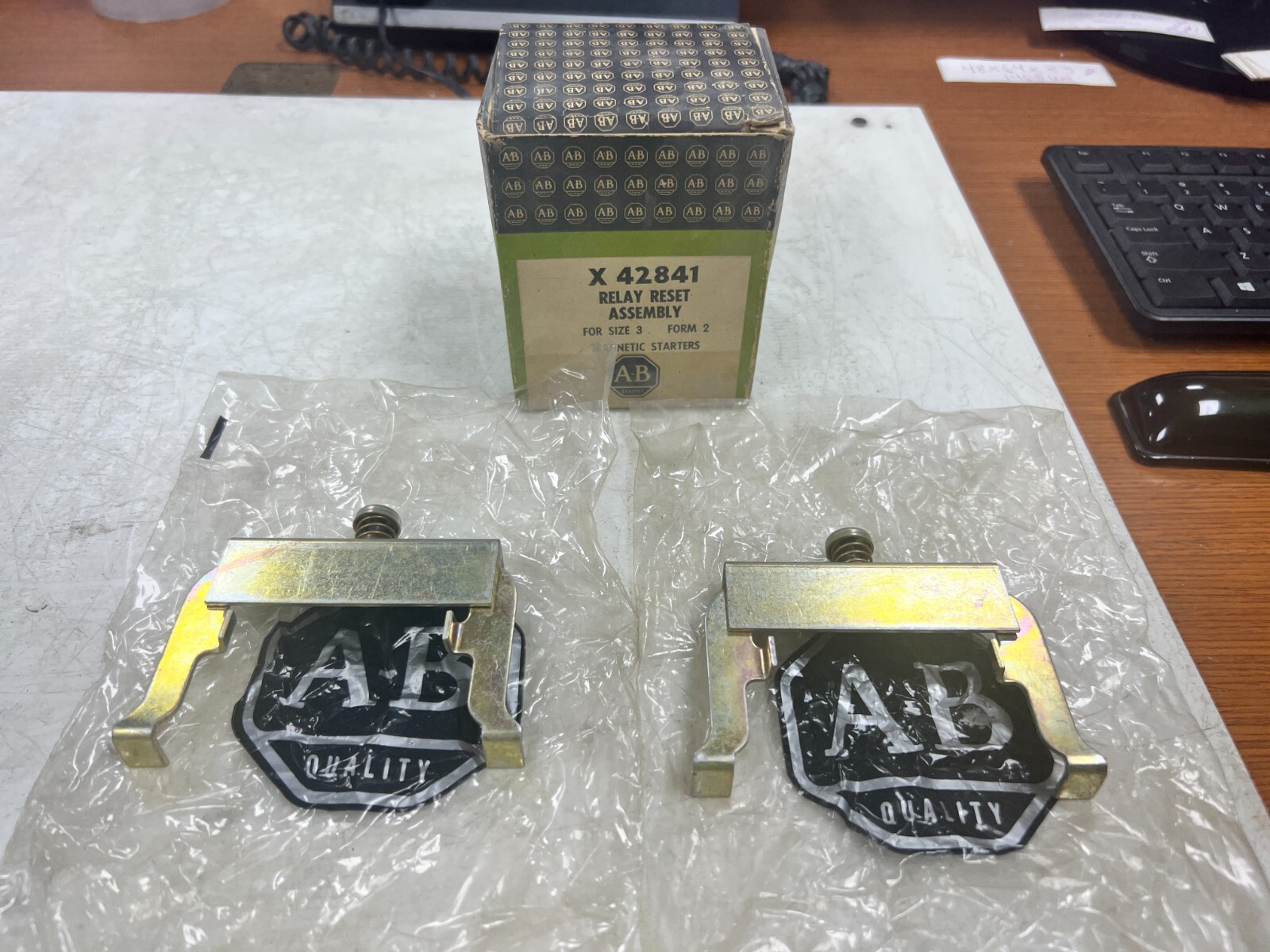 👀 2) NEW ALLEN BRADLEY SIZE 3 FORM 2 RELAY RESET ASSEMBLY X42841