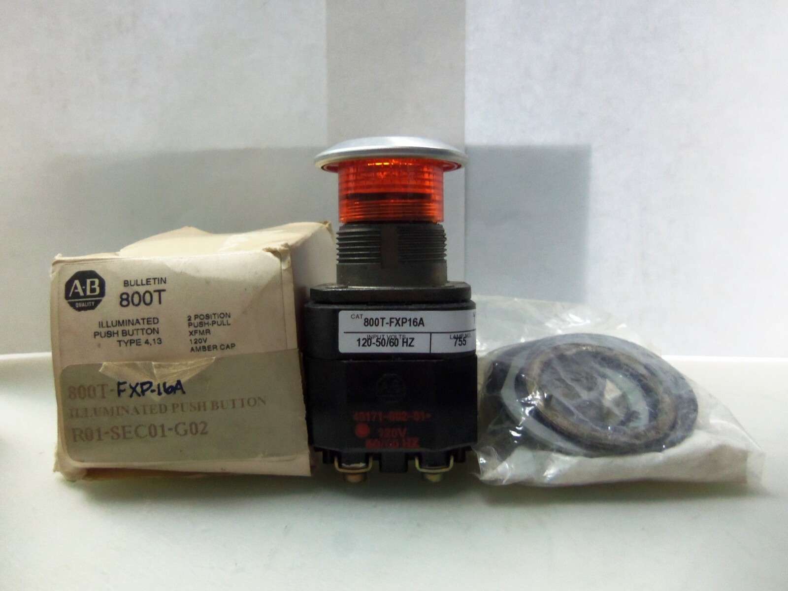 New Allen Bradley 800T-FXP16A Illuminated Amber Push Button Series T NIB