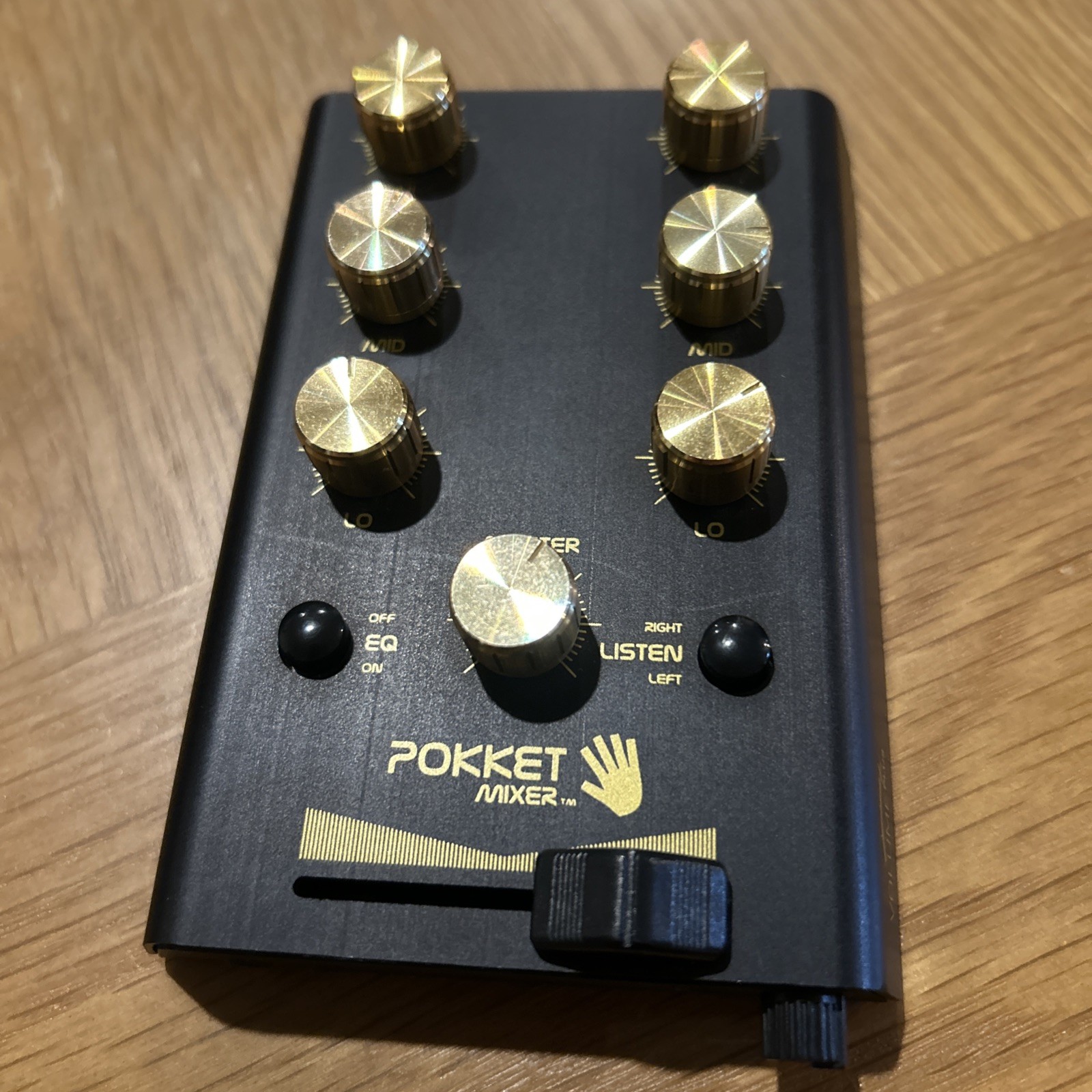 Used a bit Pokket Mixer Mini DJ Mixer Volume Plus Black with Gold Knobs PMBLA2