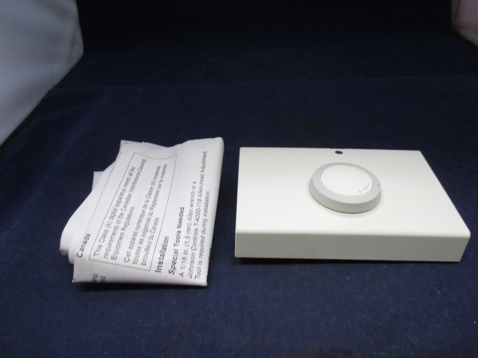 Johnson Controls NS-BTP7001-2 Temperature Sensor new