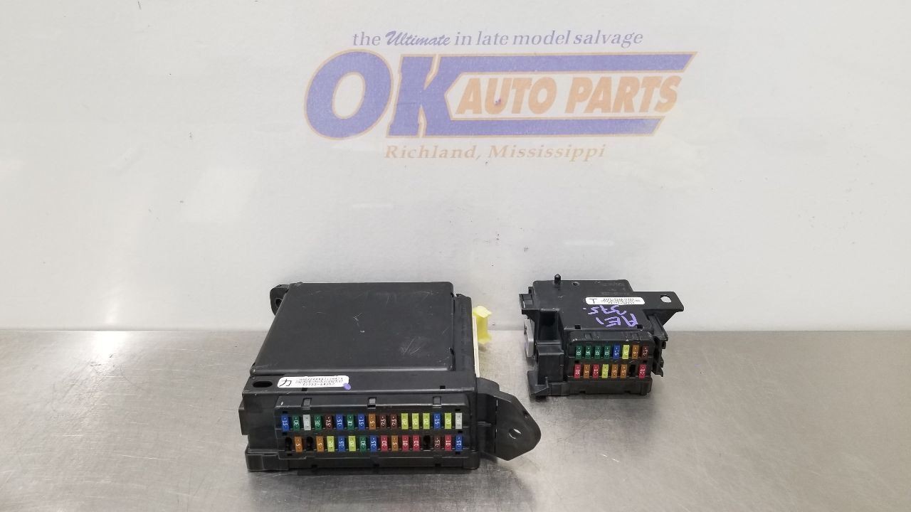 10 LEXUS LX570 CABIN FUSE BOX SET PAIR 8273160251 8273360352