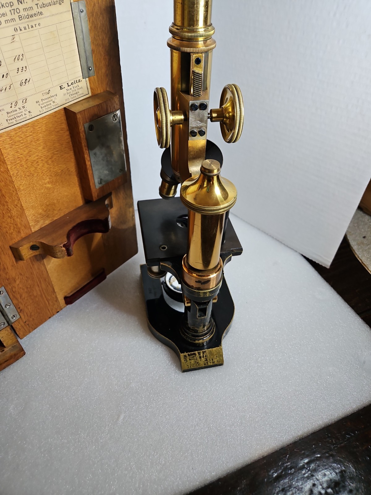 E LEITZ WETZLAR Vtg PETROGRAPHIC POLARIZING MICROSCOPE W/CASE, Acc. Brass Rare