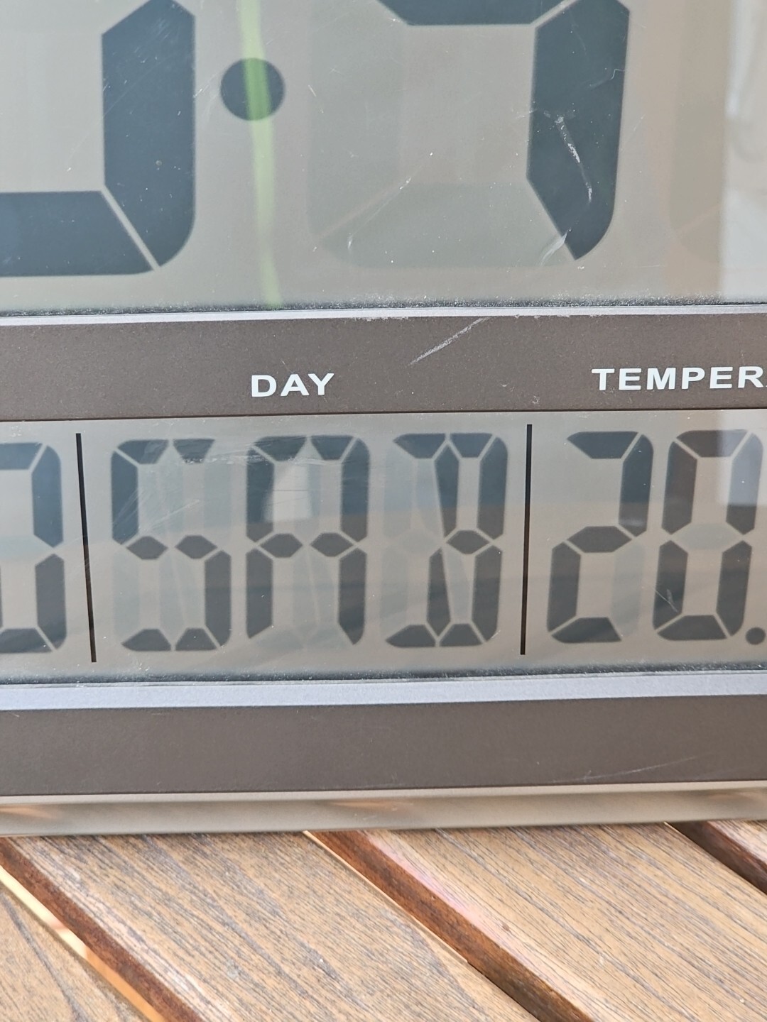 Extech Radio Controlled Wall Digital Clock (11.5X17”) No Controller