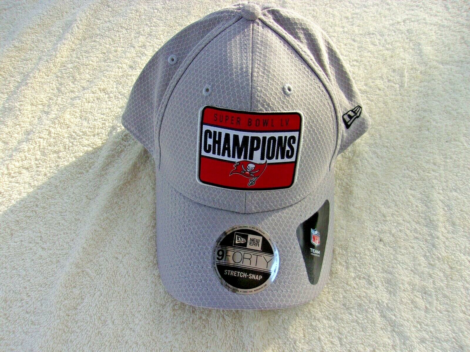 NWT New Era 9 Forty adjustable cap, OSFM, polyester, Tampa Bay Super Bowl LV