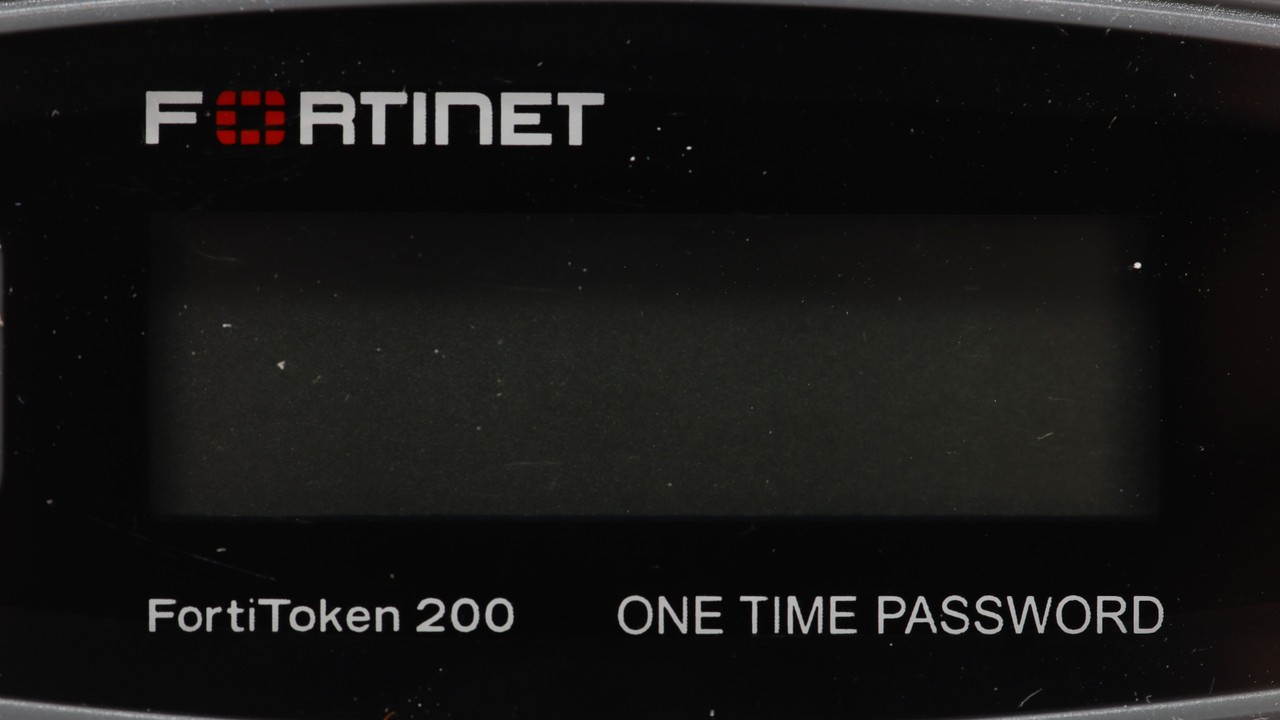 Fortinet FTK200 OTP Time-Based Password Generator, 1pc