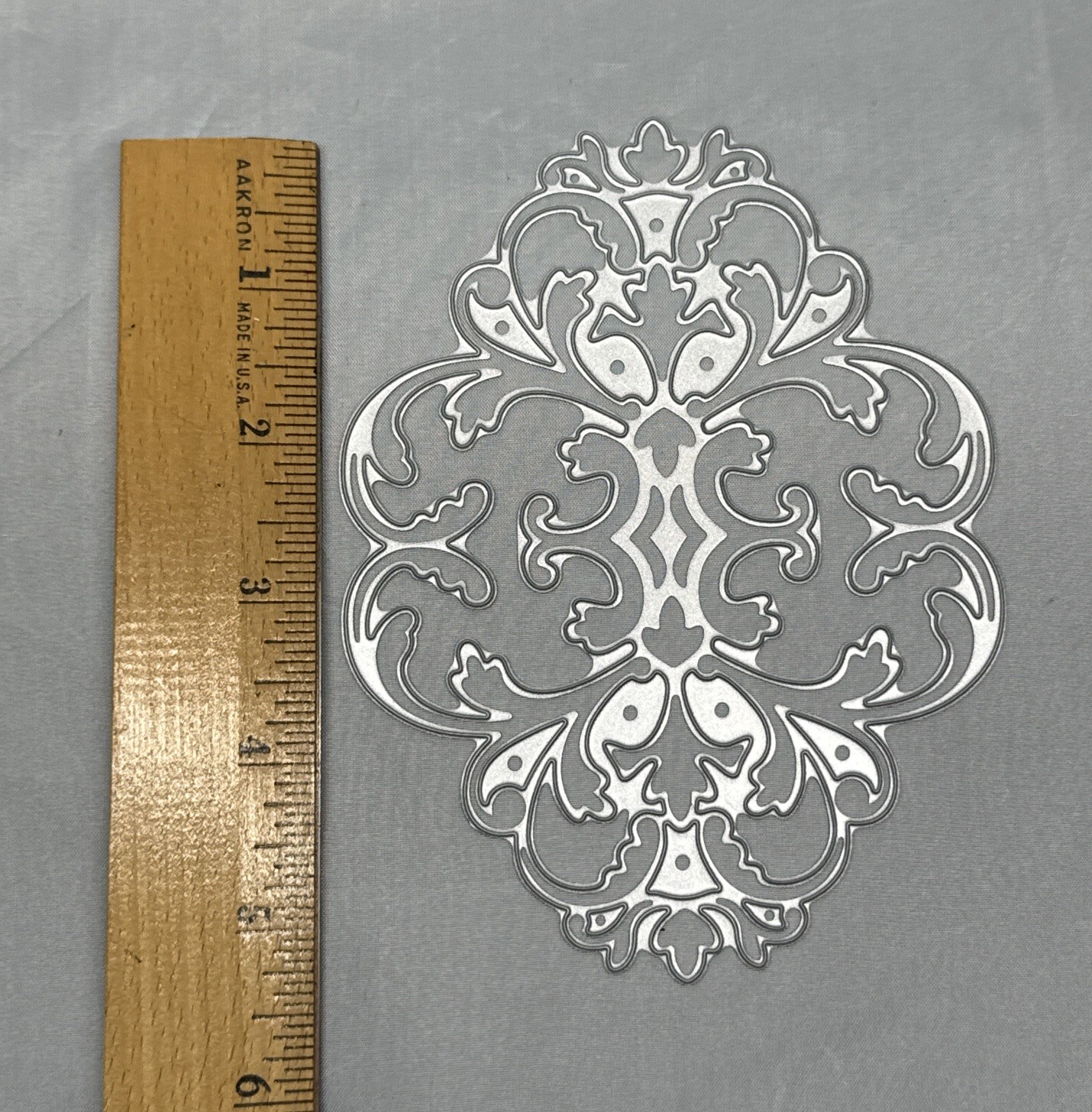 Anna Griffin Flourish Medallion Cutting Die