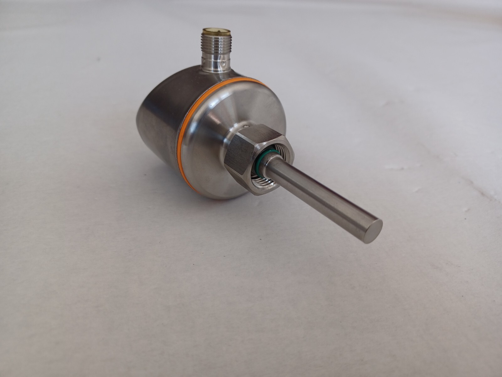 IFM electronic flow sensor SI5010 / SID10ADBFPKG/US new without original packaging