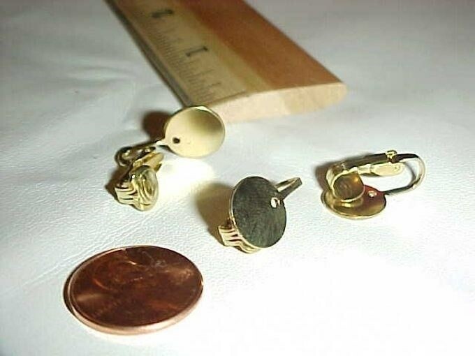 24 VINTAGE GOLD CLIP EARRING ROUND FLAT PAD SETTINGS N30