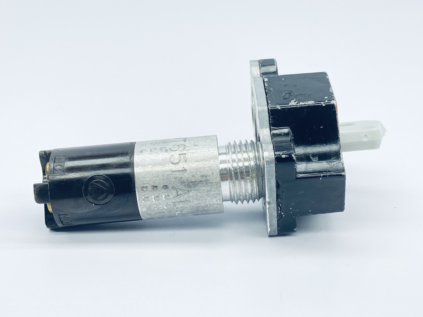 APPLETON SSA12Q SELECTOR SWITCH 2-POSITION TYPE SSA